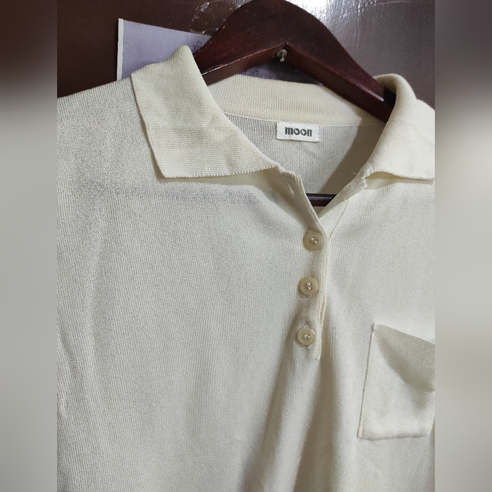 White top 🤍 - Picture 4 of 14